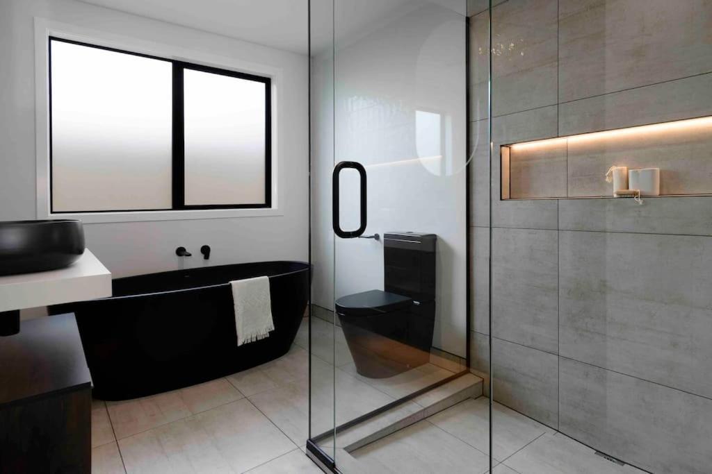 Luxury Escape In Cbd - Walking Distance To Town Villa Tauranga Exteriör bild