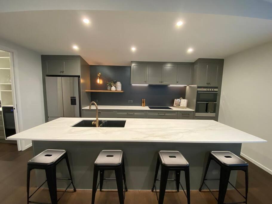 Luxury Escape In Cbd - Walking Distance To Town Villa Tauranga Exteriör bild